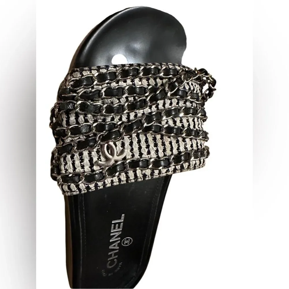 Chanel interlocke CC slides size 8